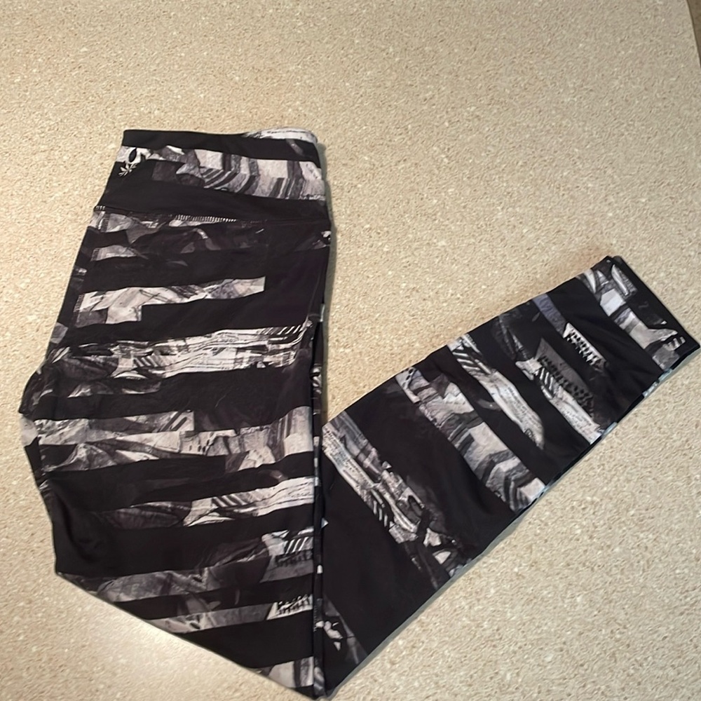 Athleta ankle length leggings